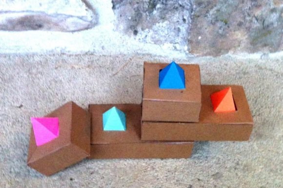 Stackable 3D Paper Toys: A Playful 3D SVG for Kids Crafts Projects